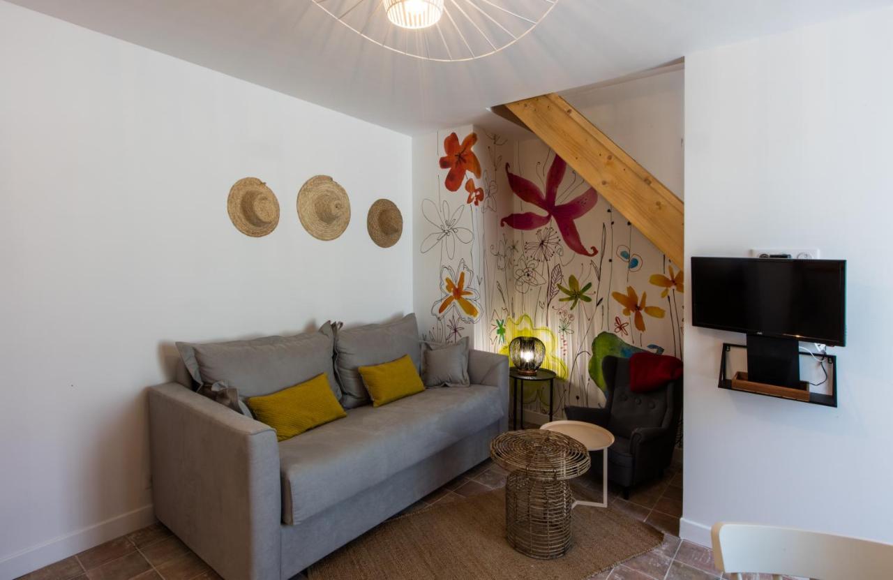 Les Apparts De Charly-Superbe Duplex Dans Un Hotel Particulier, Parking Prive Gratuit La Rochelle  Exterior photo